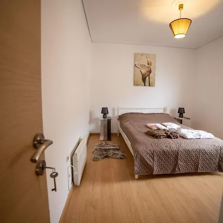 Apartament Center 5 *